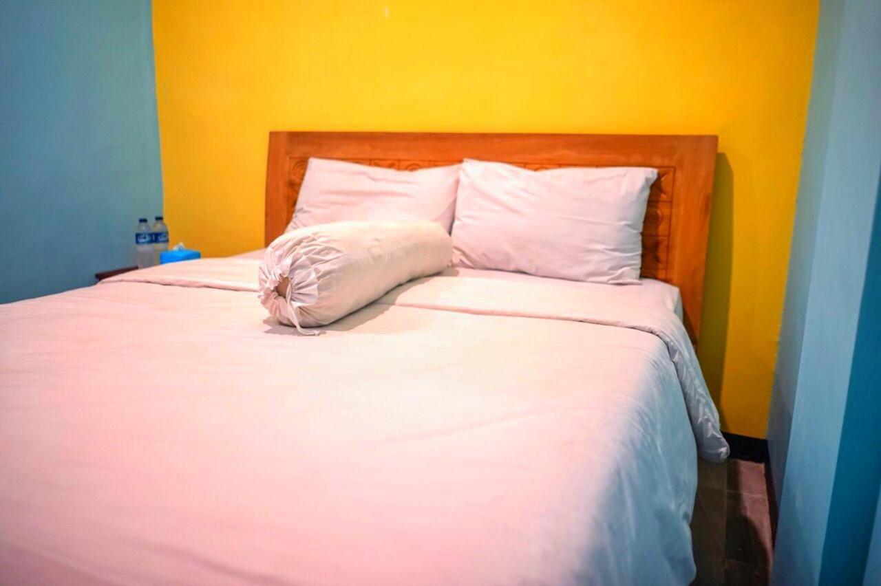 Roomz Budget Residence Semarang Exterior photo