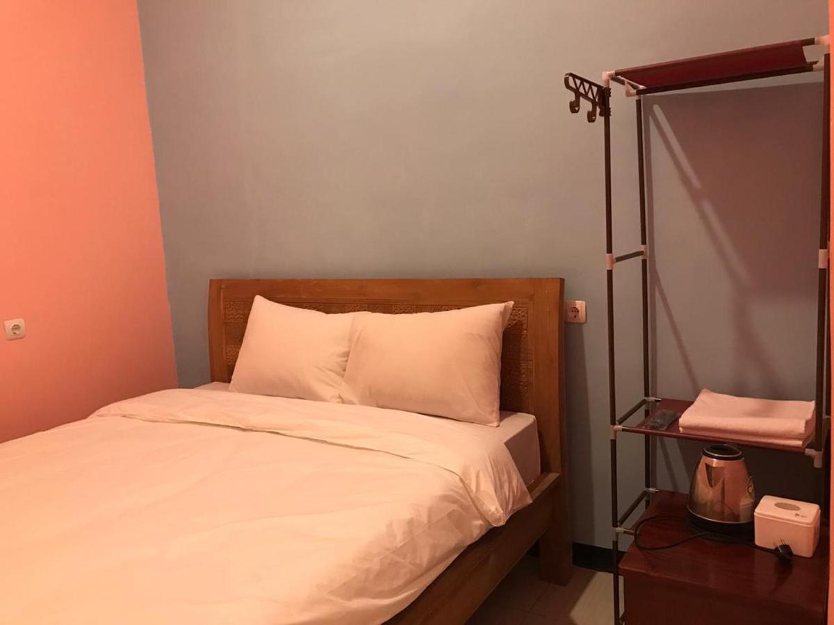 Roomz Budget Residence Semarang Exterior photo