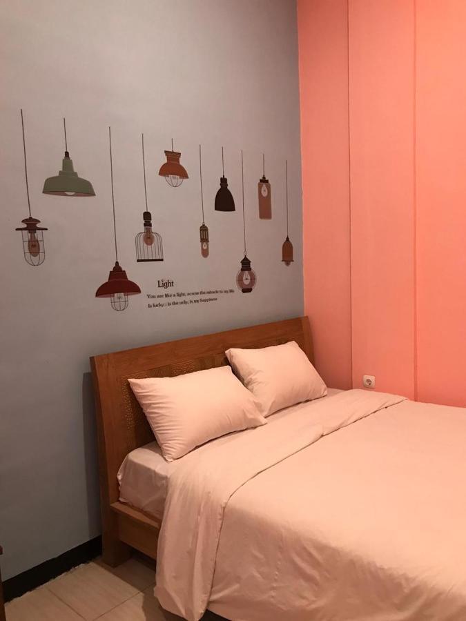 Roomz Budget Residence Semarang Exterior photo